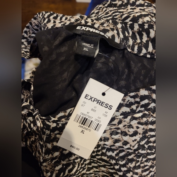 NWT Express Printed Lace-Up Ruffle Top XL - Picture 2 of 6